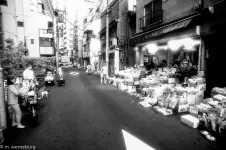 infrared-shopping-street