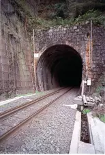old-tunnel,-active-rails