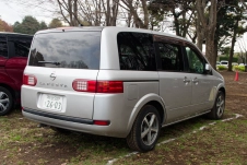 mmmm-boxy-Japanese-minivan