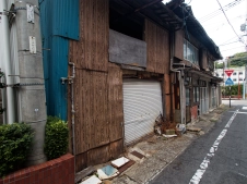 abandoned-building-in-nagasaki