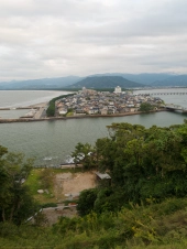 curvy-karatsu-shi