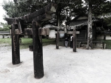 gritty-concrete-shrine-gates