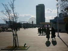 kobe-waterfront-in-stark-shadows