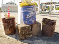 oil-bucket-flowerpots