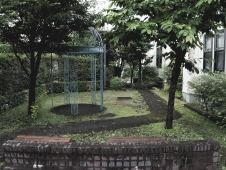 tiny-gazebo-in-suburban-tokyo