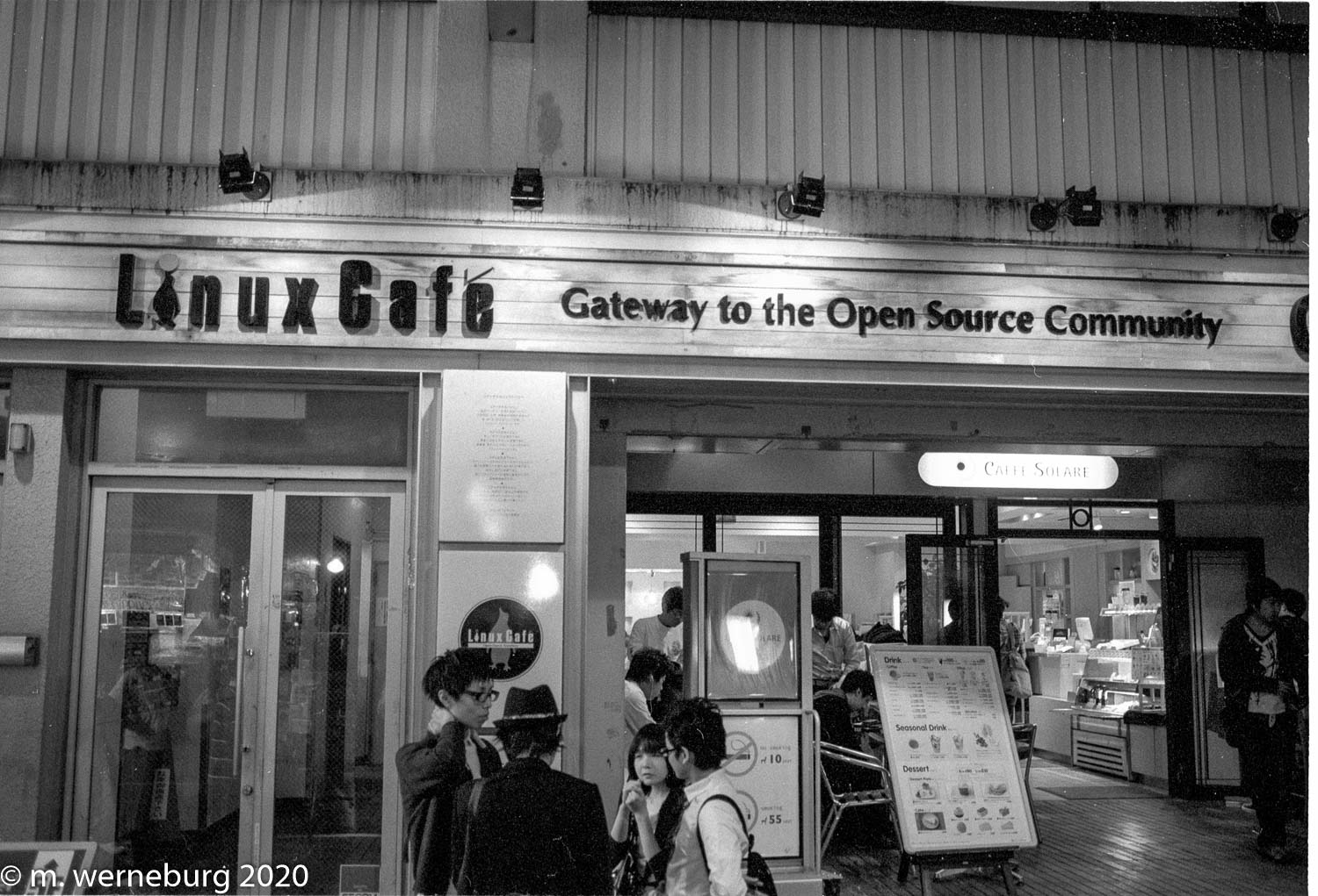 linux café: gateway to the open source community