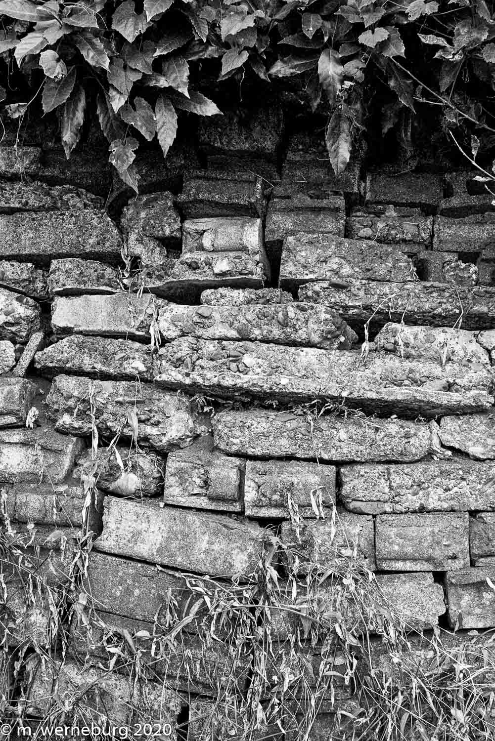 old wall, no mortar