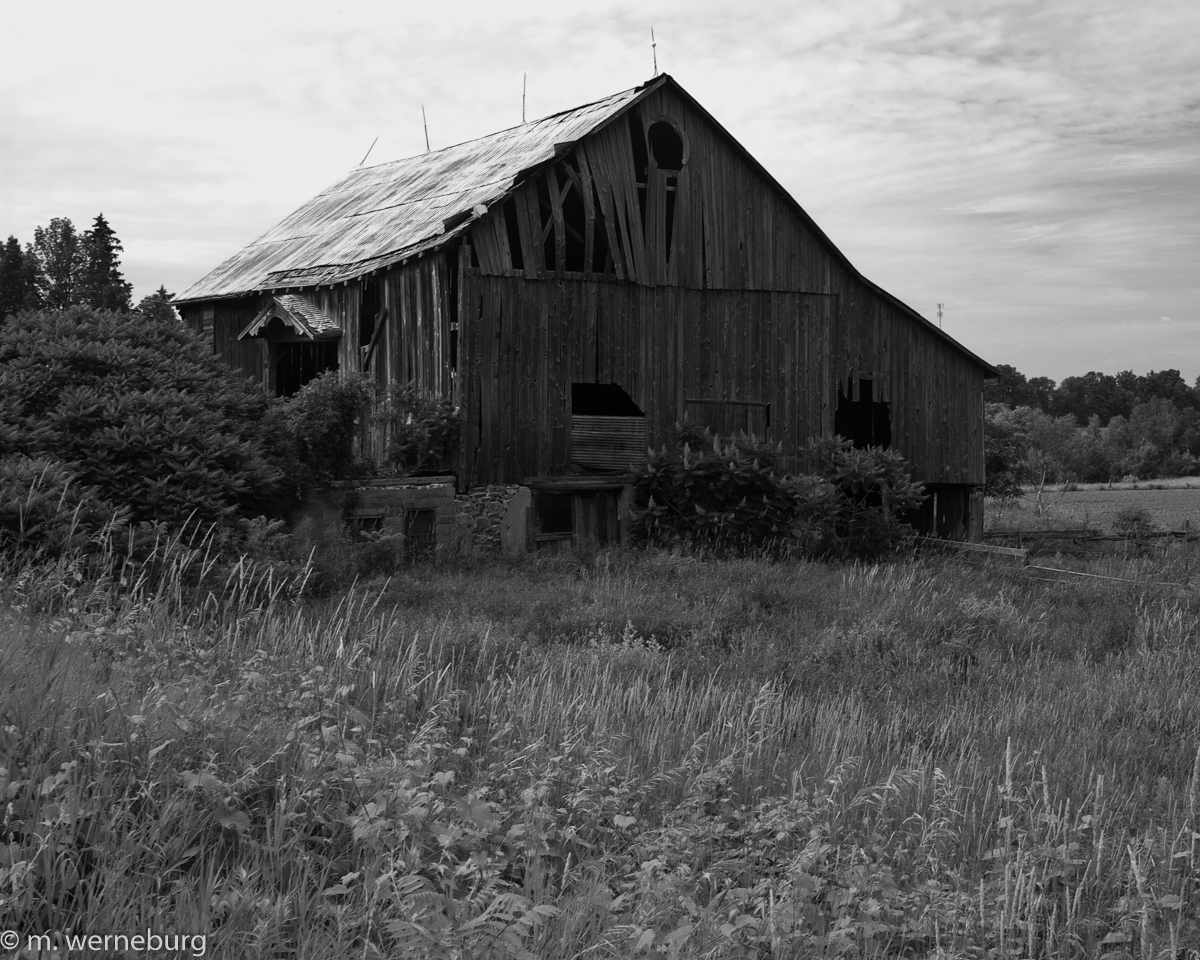 crumbling barn, huronia
