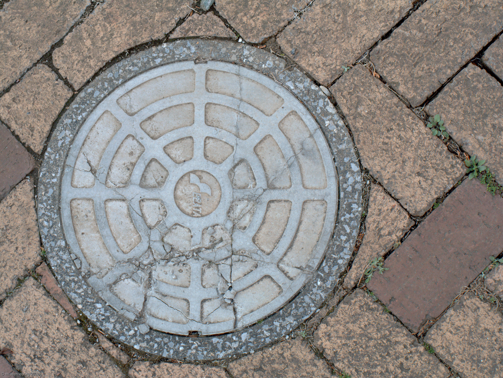 should this cover be this smashed