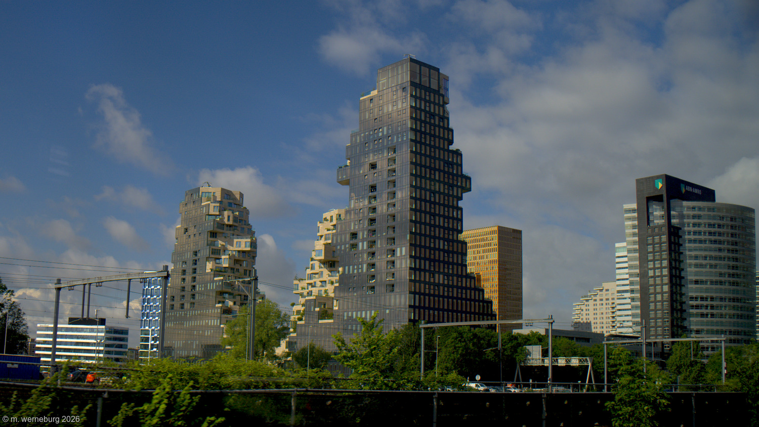 clever broken-up building in Netherlands